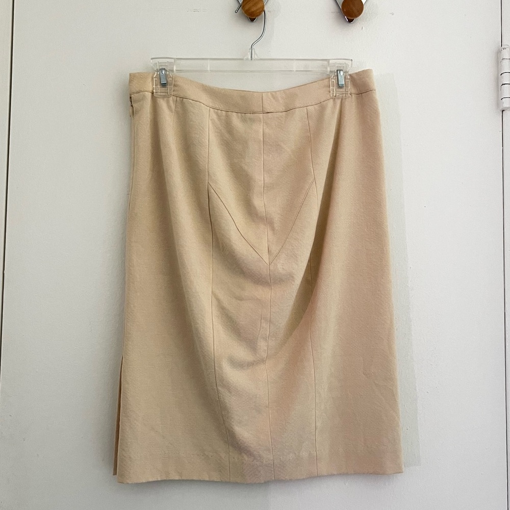 Cute yellow skirt